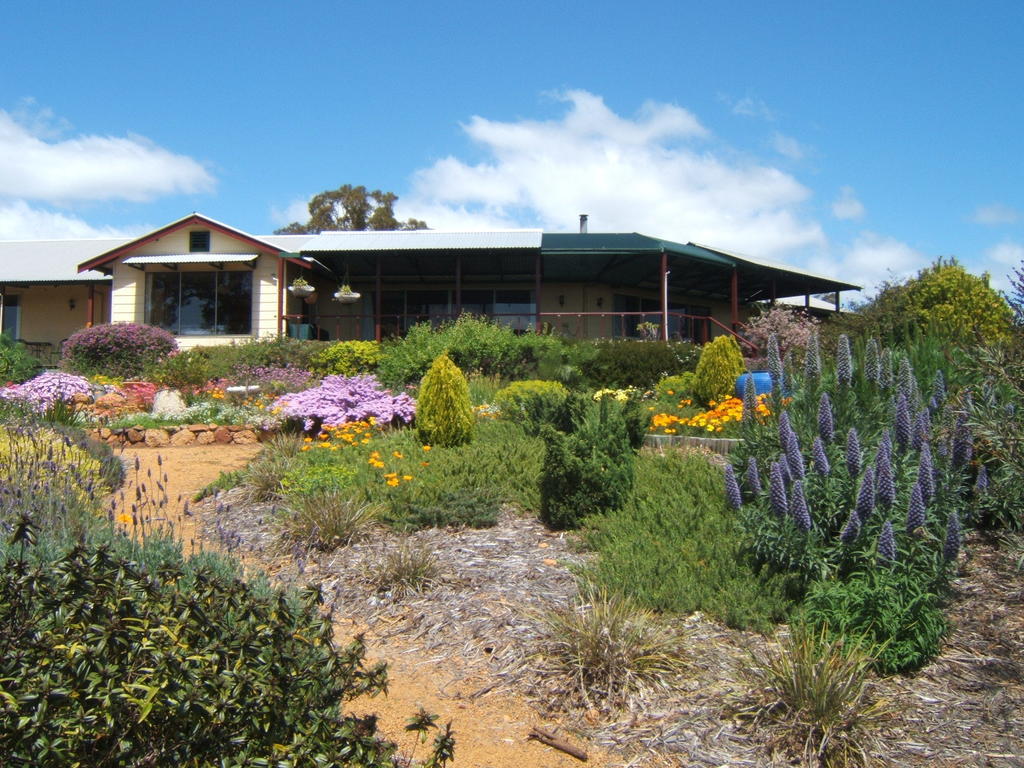 Shambhala Guesthouse Kangaroo Gully Exterior photo