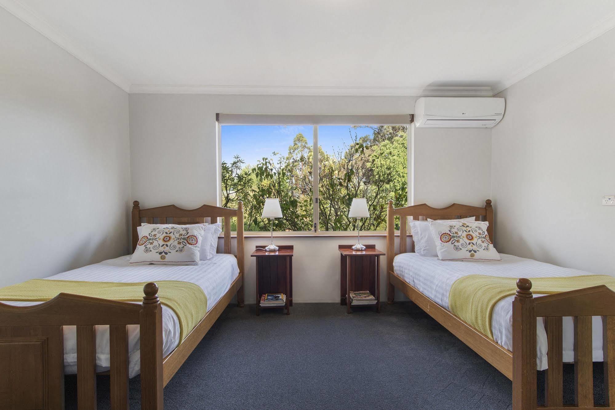 Shambhala Guesthouse Kangaroo Gully Exterior photo