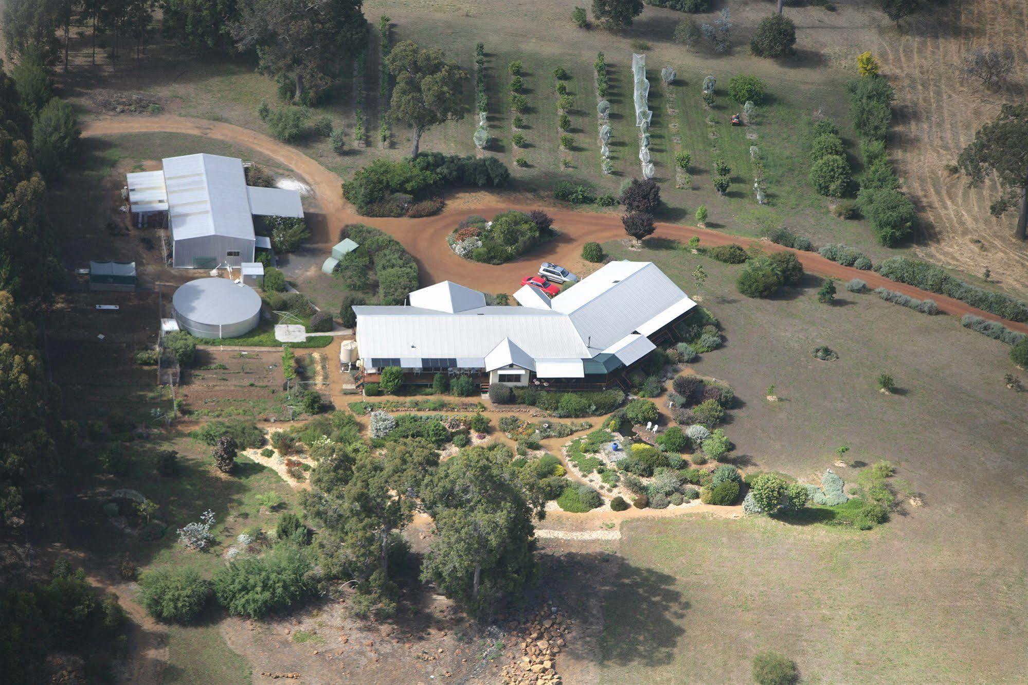 Shambhala Guesthouse Kangaroo Gully Exterior photo